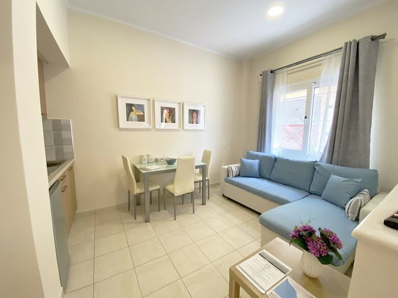Nautilus Apartments Airport By Airstay