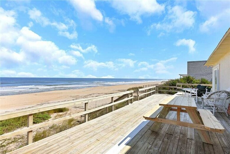 Hostal Harmony Beach House, 3 Bedrooms, Ocean Front, Large Deck, Sleeps 6