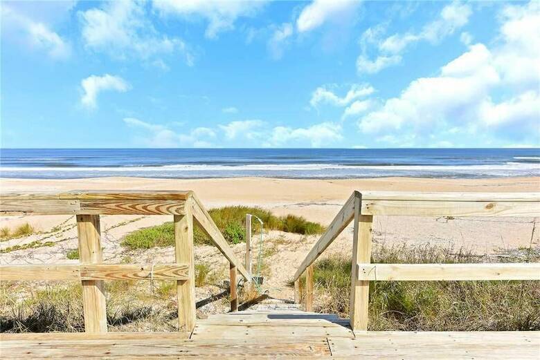 Hostal Harmony Beach House, 3 Bedrooms, Ocean Front, Large Deck, Sleeps 6