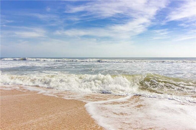 Dreamview, Beach Front, 3 Bedrooms, Wifi, Sleeps 10