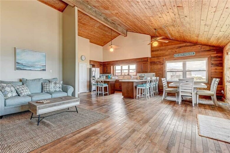 Dreamview, Beach Front, 3 Bedrooms, Wifi, Sleeps 10