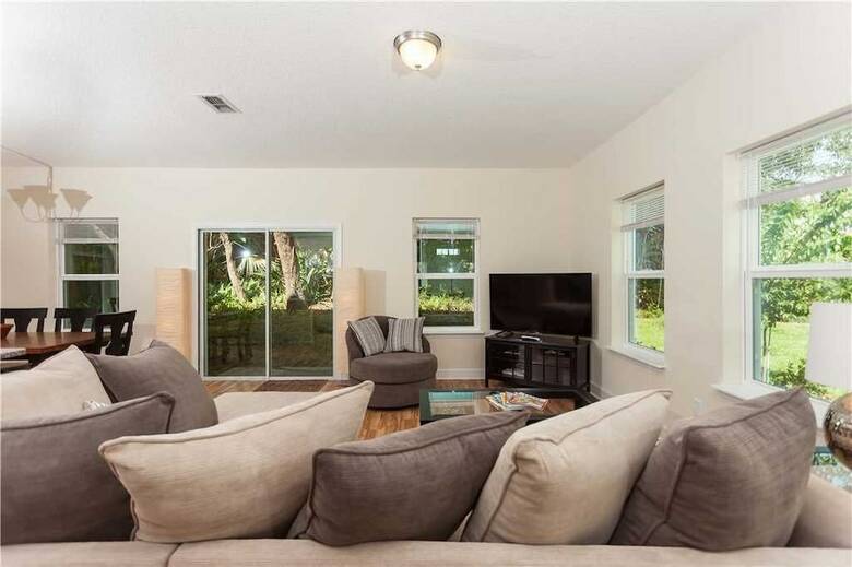 Ocean Palms, 4 Bedroom, Walk To The Beach, Sleeps 8