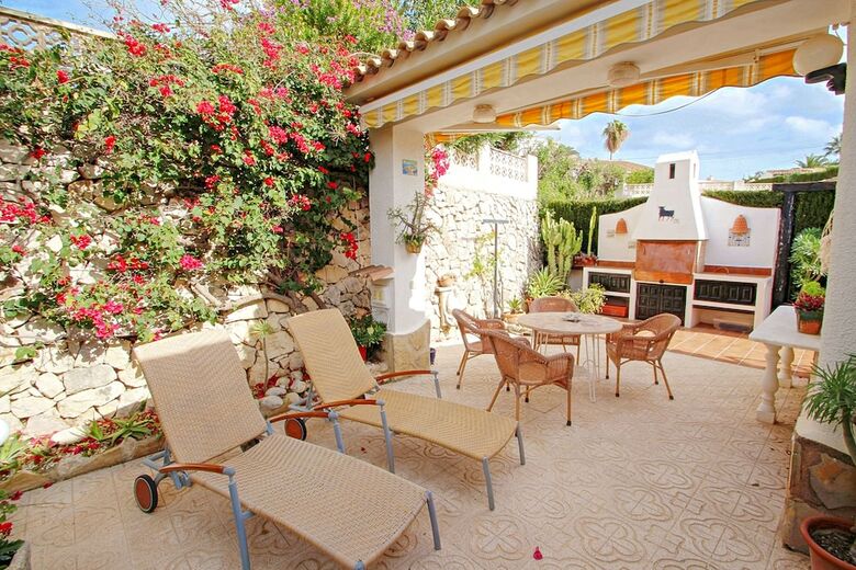 Dina - Mediterranean Bungalow In Moraira