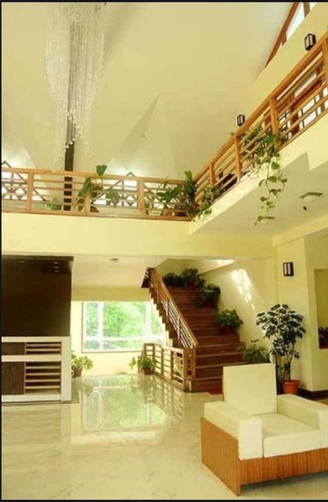 Summit Lillium Hotel & Spa
