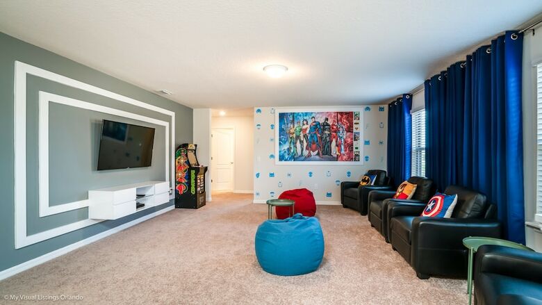 5445 Luxury 6 Bedroom 4.bath Home With Spa
