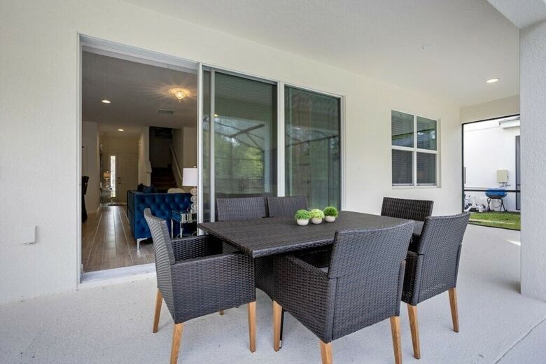 518mb New And Modern 8 Bedroom 5 Bathroom Villa