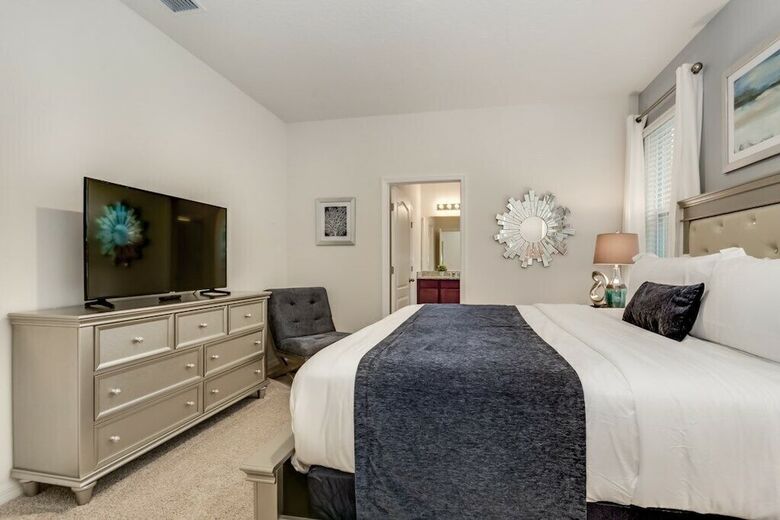7028oakwood