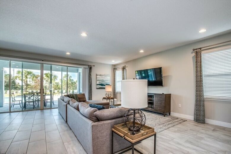 Amazing 11 Bedroom Encore Resort Porperty