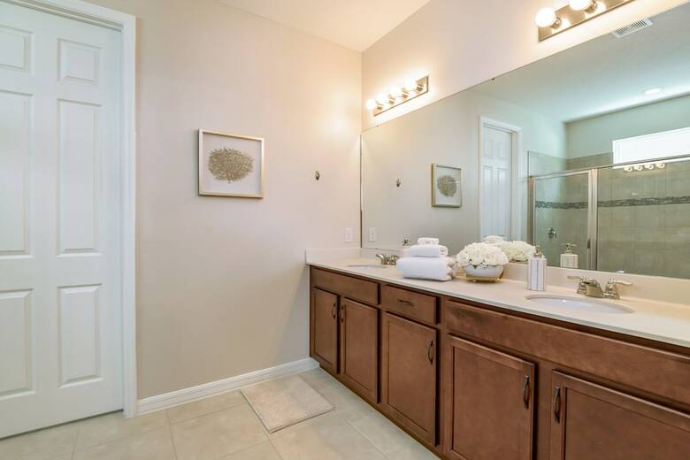 Amazing 6 Bedroom 5 Bathroom Solara Resort Villa