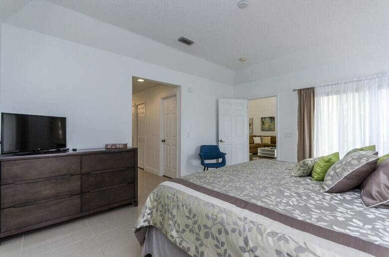 5 Bedroom 3.5 Bathroom Pool Villas