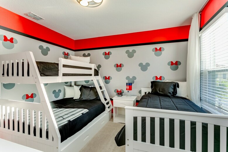7049 Oakwo Luxury 6 Bedroom 4.bath Home With Spa