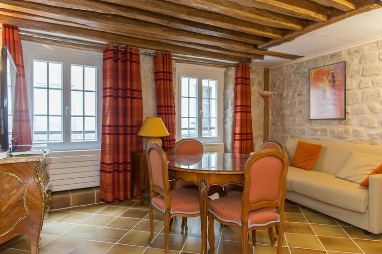 Saint-germain Des Pres Apartment