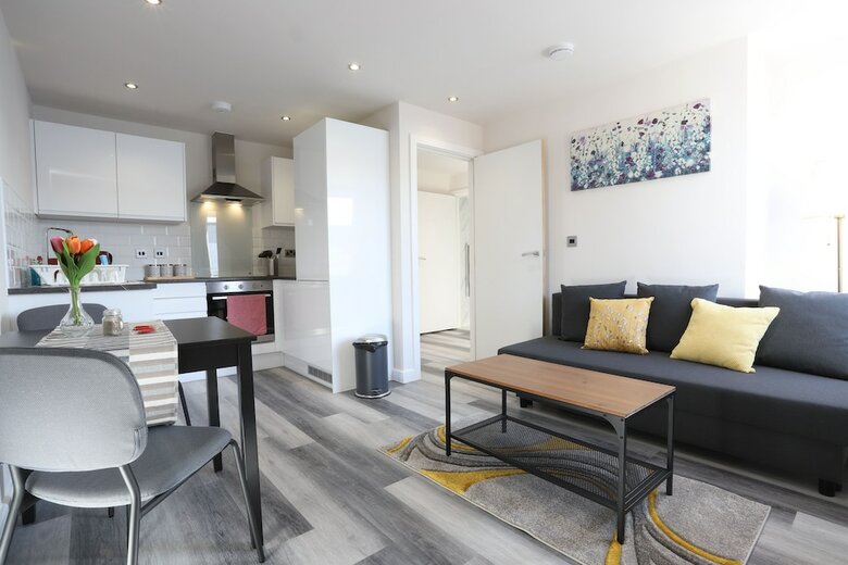 Apartamentos Nec Airport Shortstay