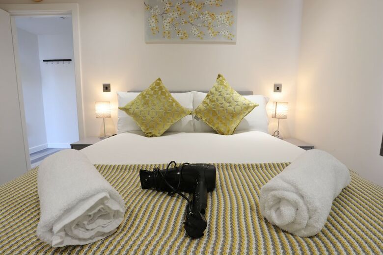 Apartamentos Nec Airport Shortstay