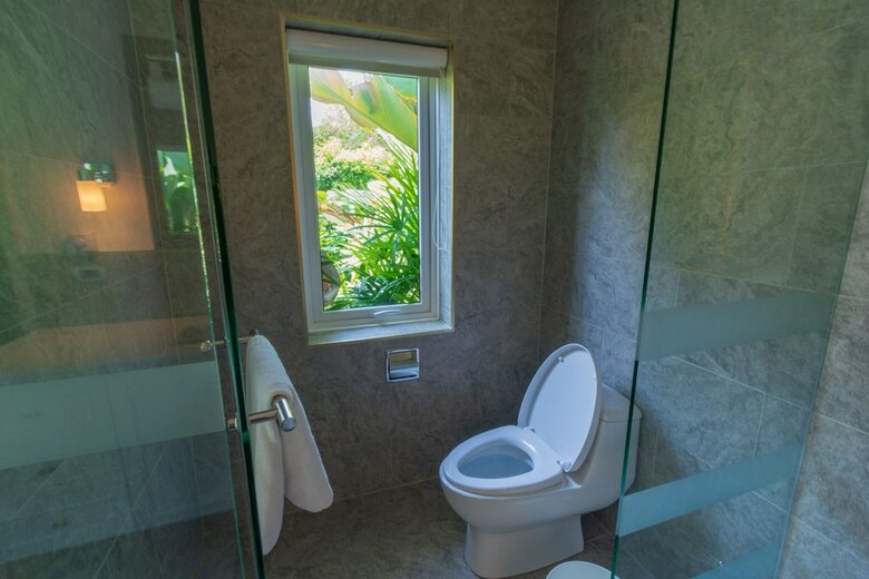 Luxury 5 Bedroom Pool Villa Js