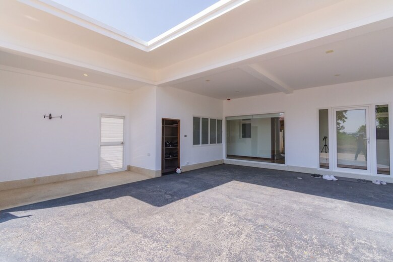 Luxury 5 Bedroom Pool Villa Js