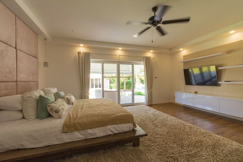 Luxury 5 Bedroom Pool Villa Js