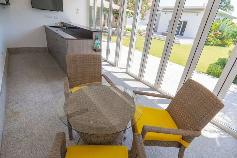 Luxury 5 Bedroom Pool Villa Js