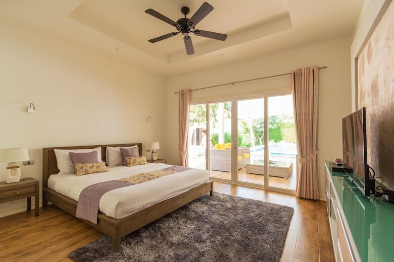 Luxury 5 Bedroom Pool Villa Js