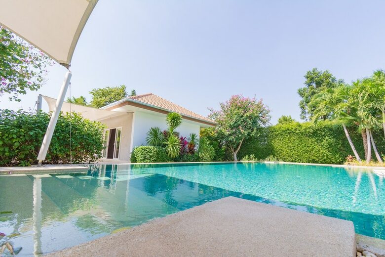 Luxury 5 Bedroom Pool Villa Js