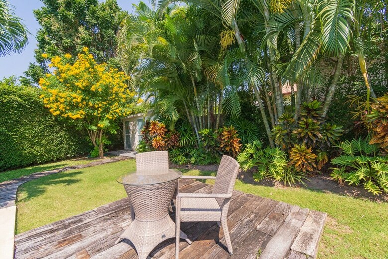 Luxury 5 Bedroom Pool Villa Js
