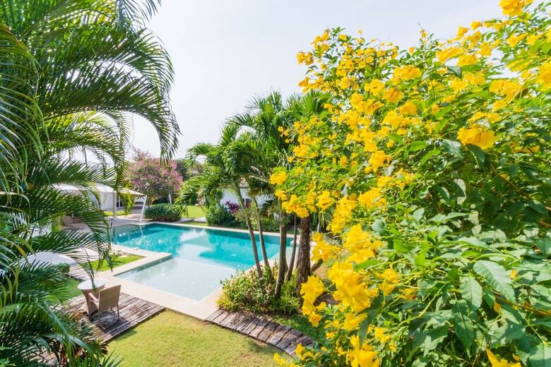 Luxury 5 Bedroom Pool Villa Js