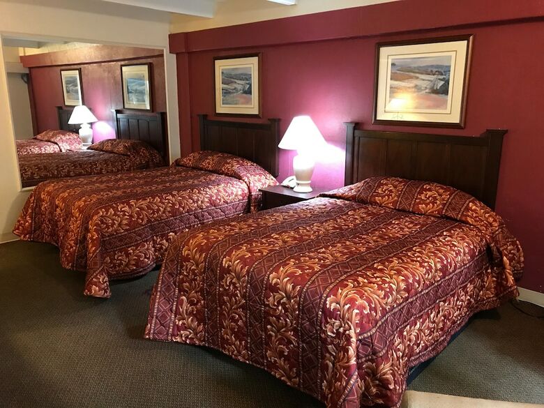 Hotel Hub City Inn