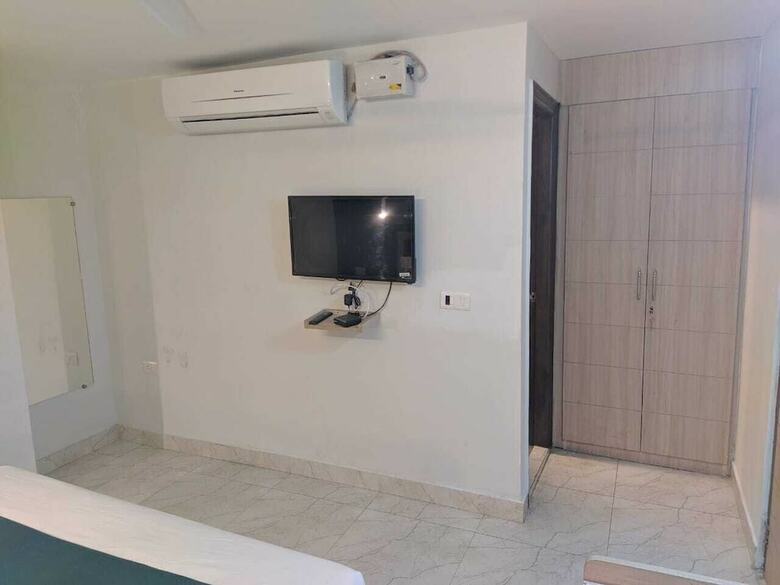 Adb Rooms Hotel Nazeer