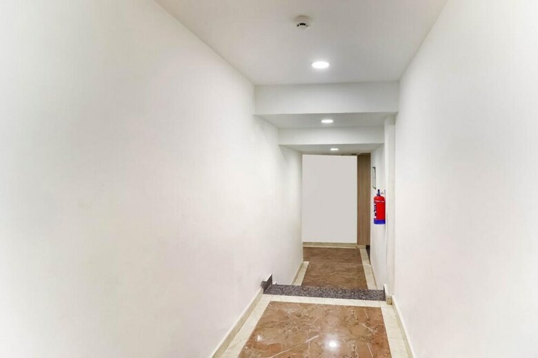 Adb Rooms Hotel Nazeer