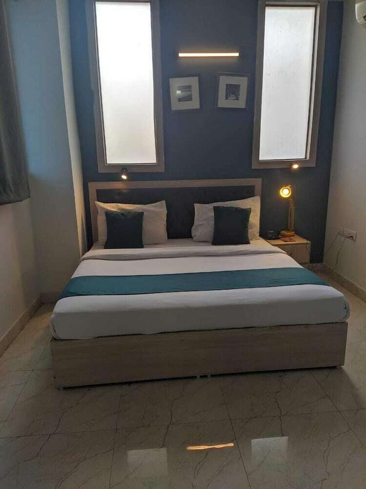 Adb Rooms Hotel Nazeer