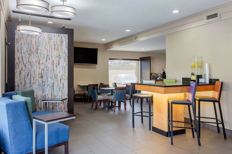 Hotel Comfort Inn Tunnel Road East