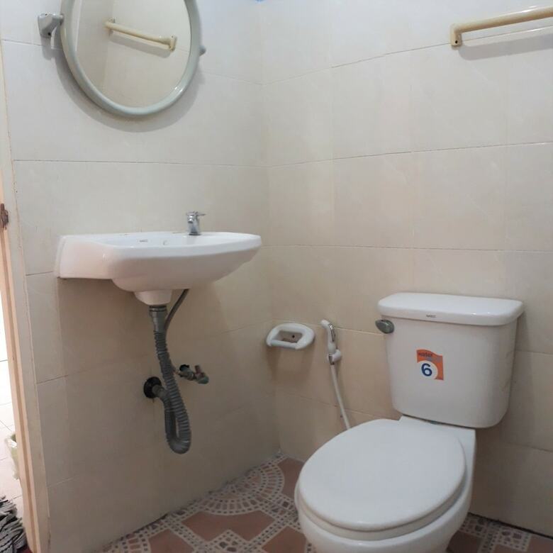 Hotel Oyo 885 You And Me House