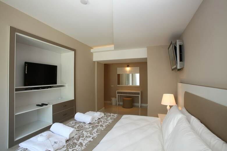 Hotel Grand Yaz?c? Torba Beach Club