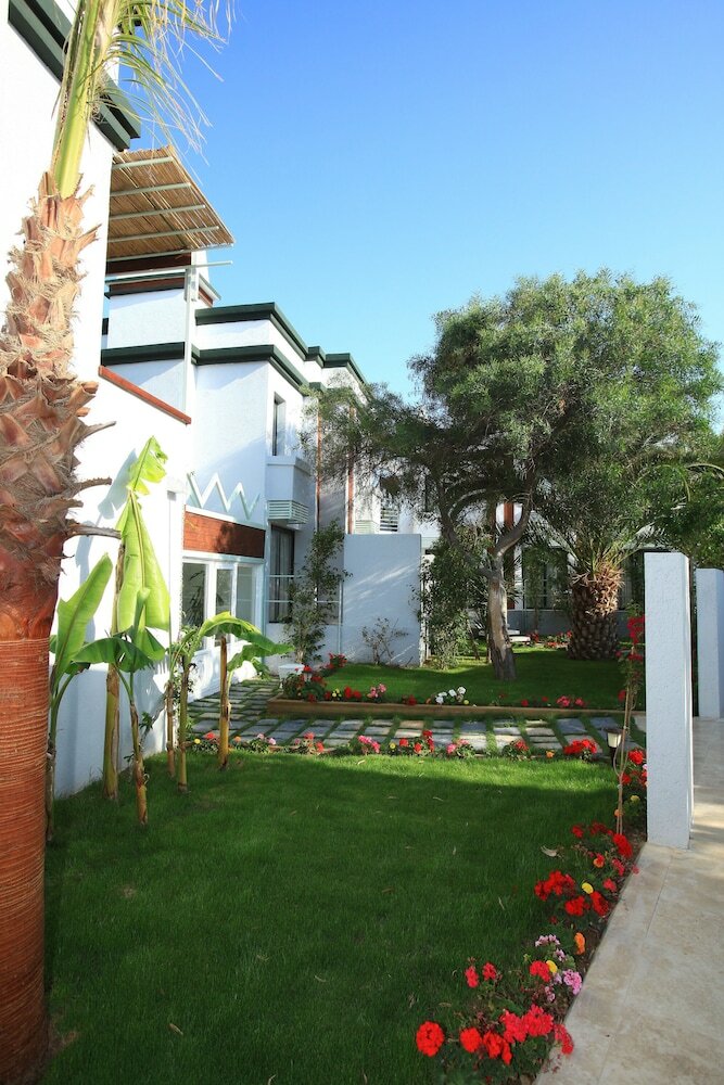 Hotel Grand Yaz?c? Torba Beach Club