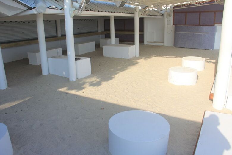 Hostal The Beach Village - Hostel