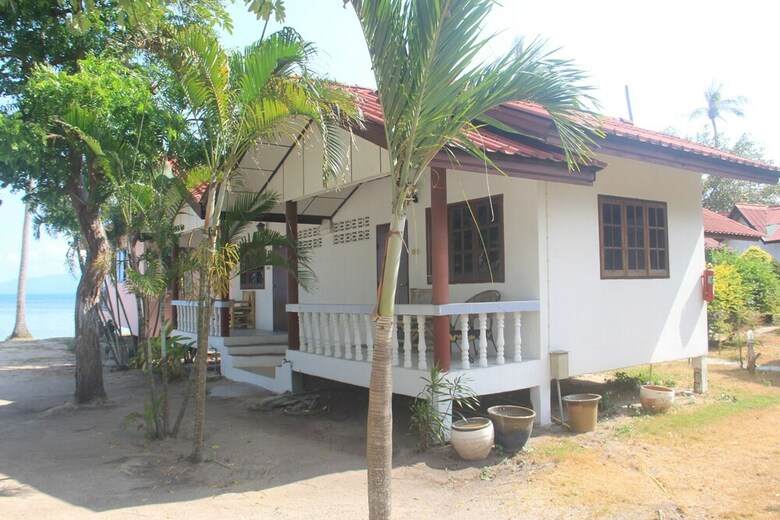 Hostal The Beach Village - Hostel