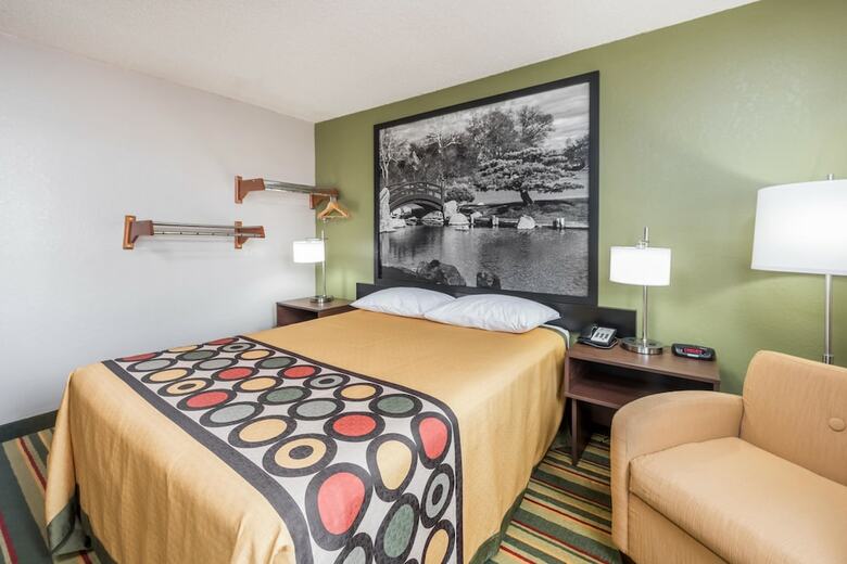 Motel Super 8 By Wyndham Bloomington