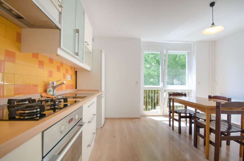 Apartment Near The Train Station