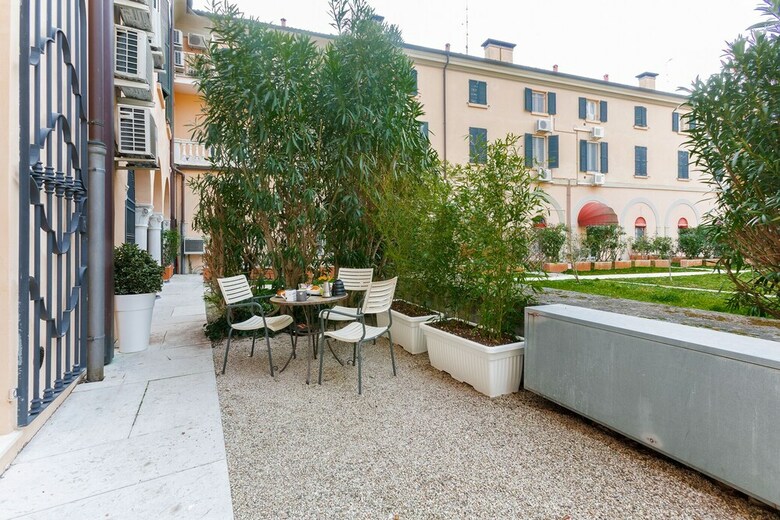 University Apartment Con Parcheggio E Giardino