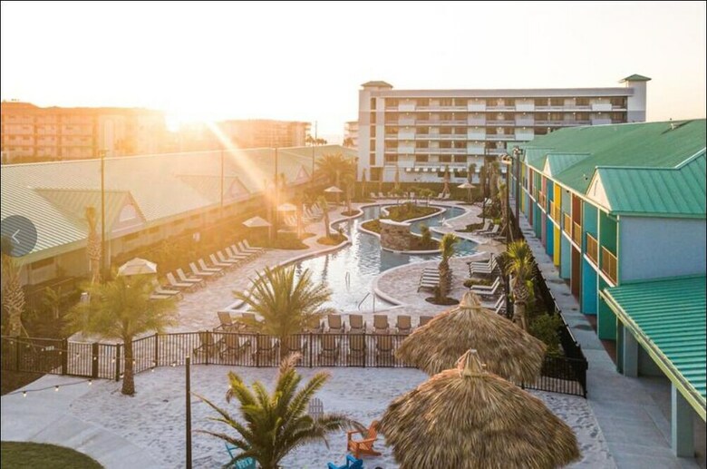 Beachside Hotel & Suites