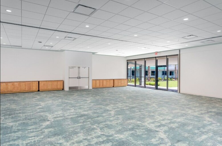 Beachside Hotel & Suites