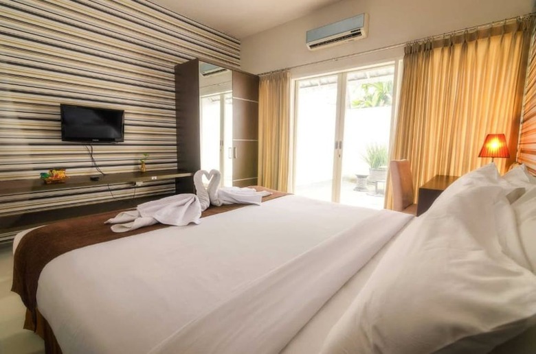 Hotel The Square Surabaya