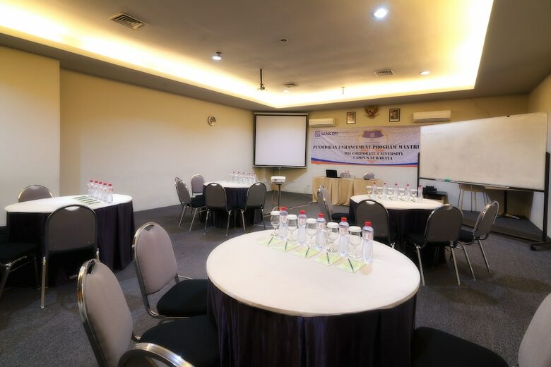 Hotel The Square Surabaya