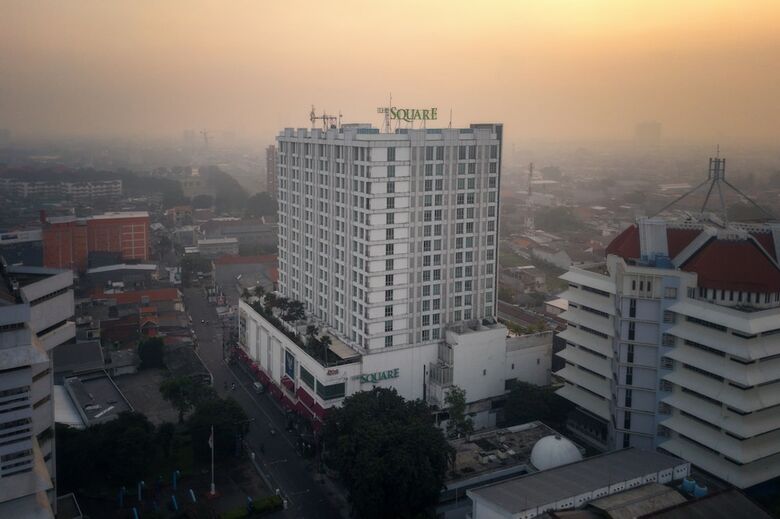 Hotel The Square Surabaya