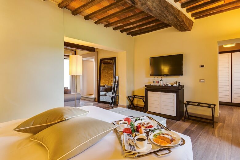 Agroturismo Castello La Leccia