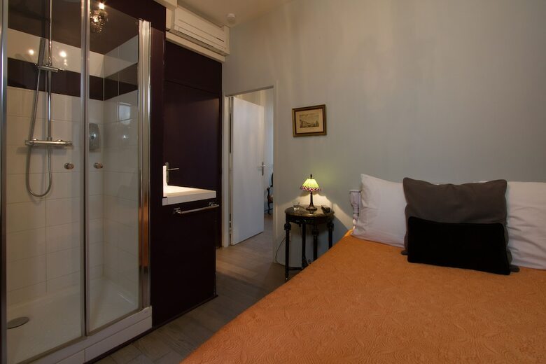 Hotel Les Chambres Au Coeur de Bordeaux