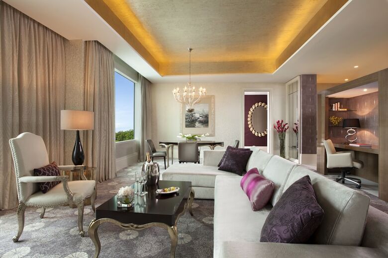 Resorts World Sentosa - Hotel Michael