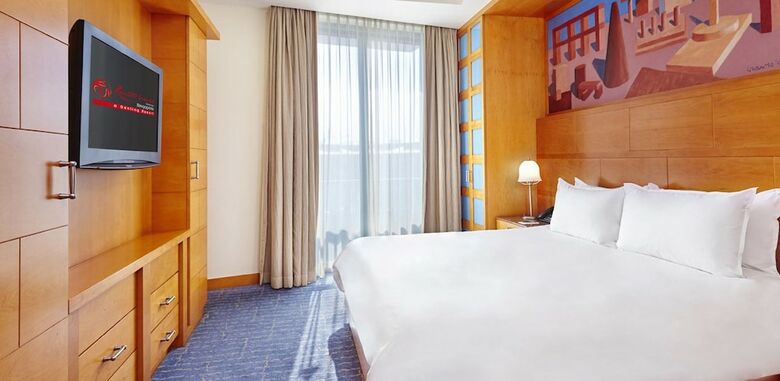 Resorts World Sentosa - Hotel Michael