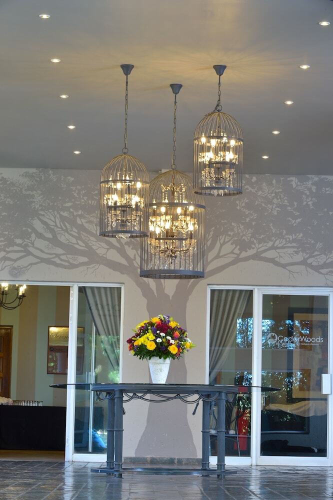 Hotel Cedarwoods Of Sandton