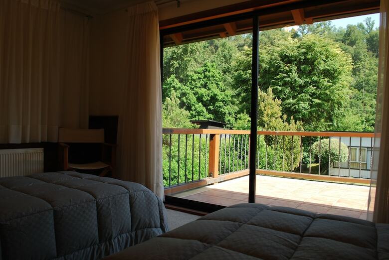 Frontera Pucon Hostel B&B